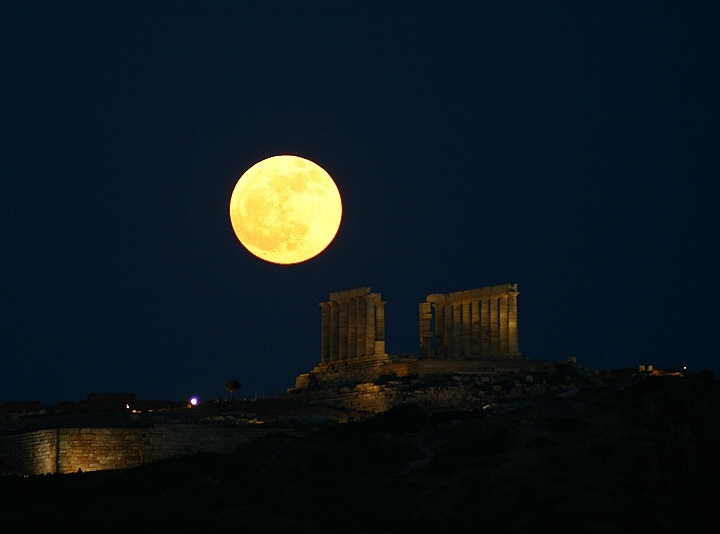 selene at sounion