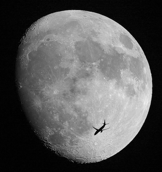 File:Lunar-scenic-flyby-20060707LPOD.jpg