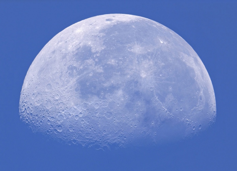 File:Daytime moon 090207-LPOD.jpg